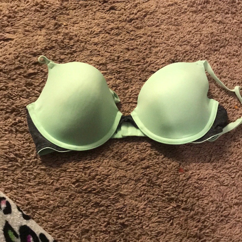 PINK Victoria’s Secret bra